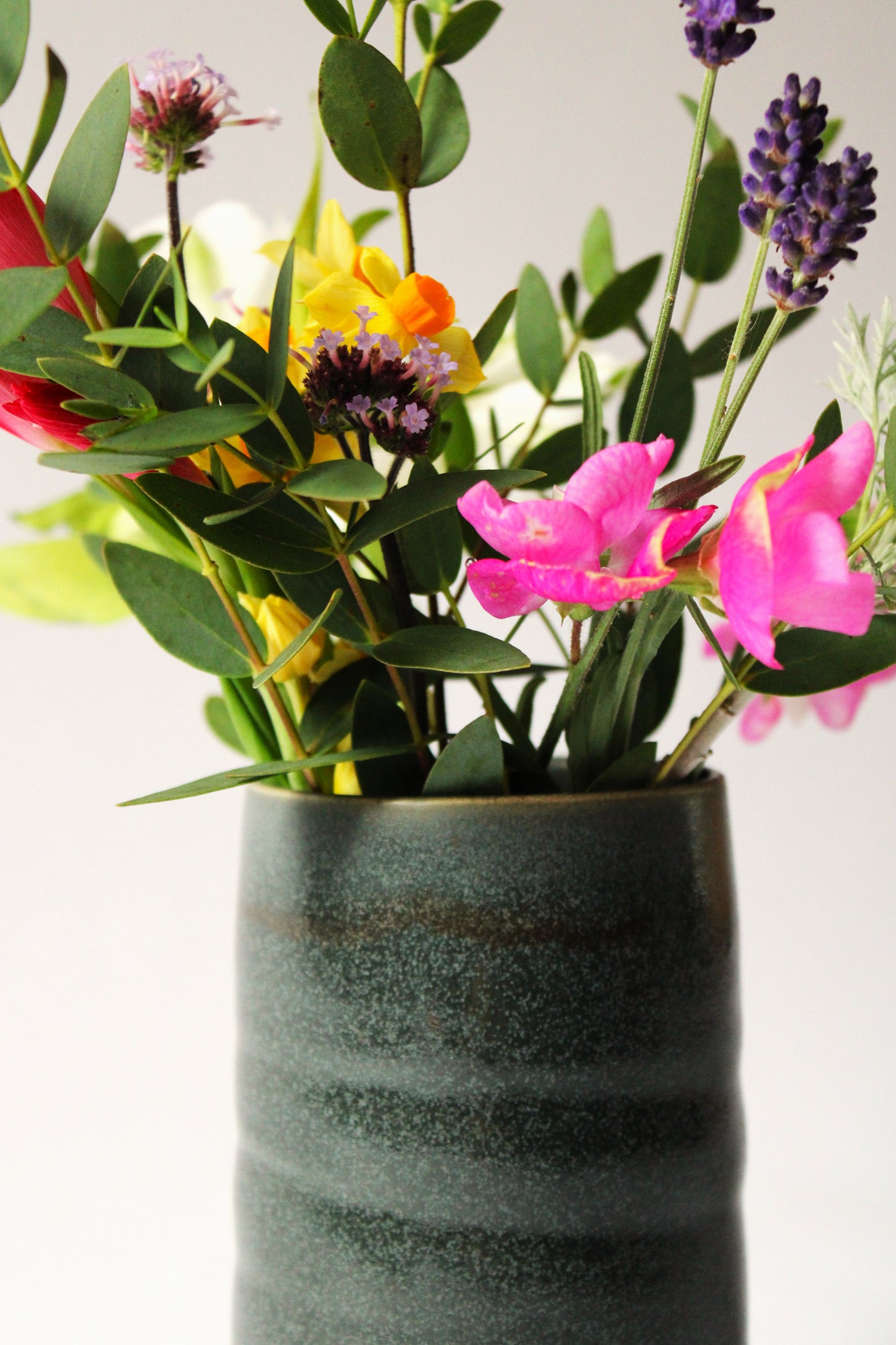 Table vase/Utensil pot in North Sea Blue