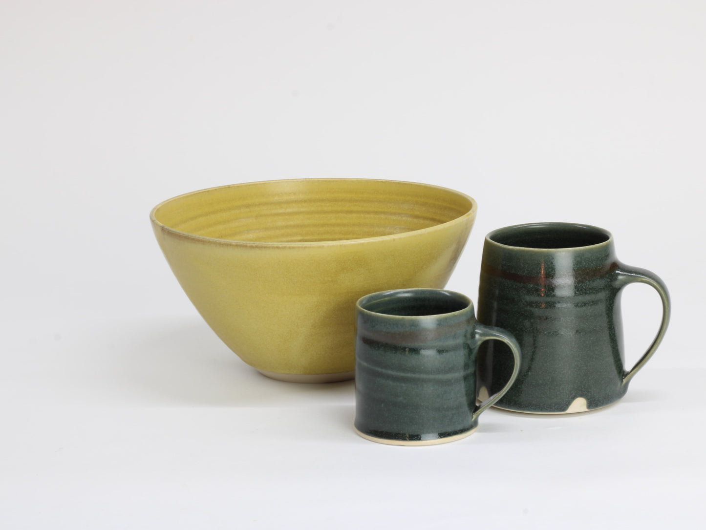 Noodle bowl in Thrown gold